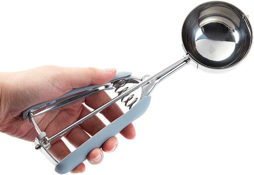 Restaurantware Comfy Grip 4 Ounce Ice Cream Scooper